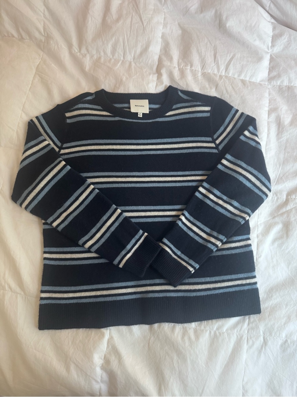 Reformation 100% cashmere boyfriend crew sweater